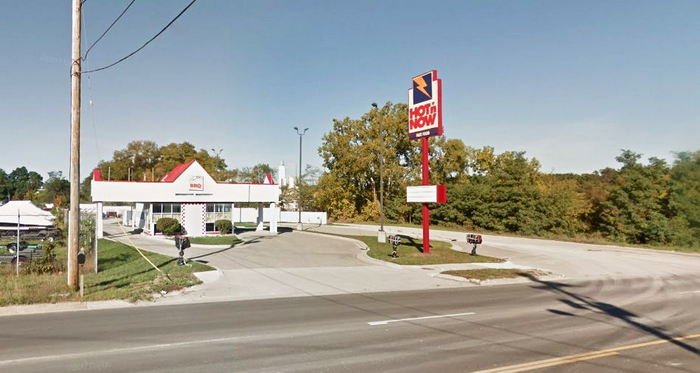 Hot n Now Hamburgers - Muskegon Heights - 2701 Getty St (newer photo)